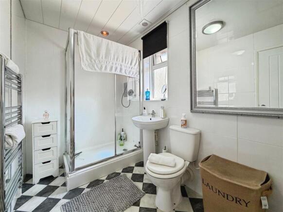 2 bed Detached Bungalow for sale Image 11