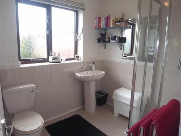 EN SUITE SHOWER ROOM