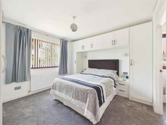 4 bed Detached for sale Image 12