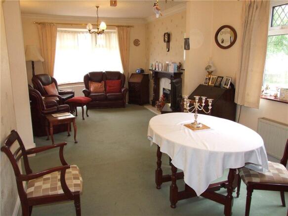 Lounge/ Dining Room