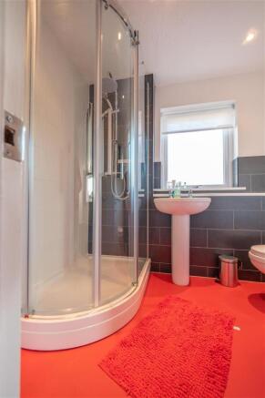 en suite shower room.jpg