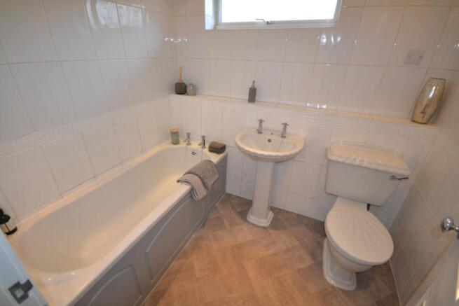 BATHROOM/W.C