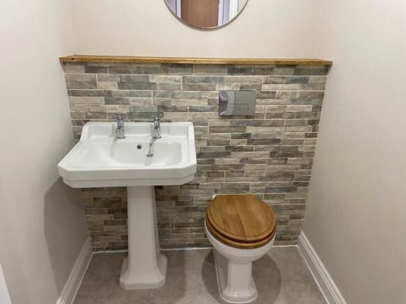 2 bed Flat to rent Image 6