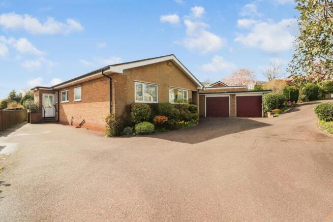 3 bed Detached Bungalow for sale in sheffield