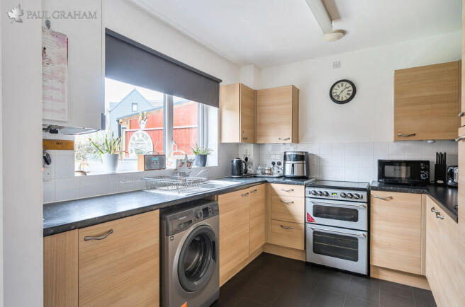 Groveside Close, Carshalton photo 4