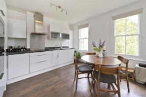 8, Mark Mansions, Westville Road, London W12 9PS