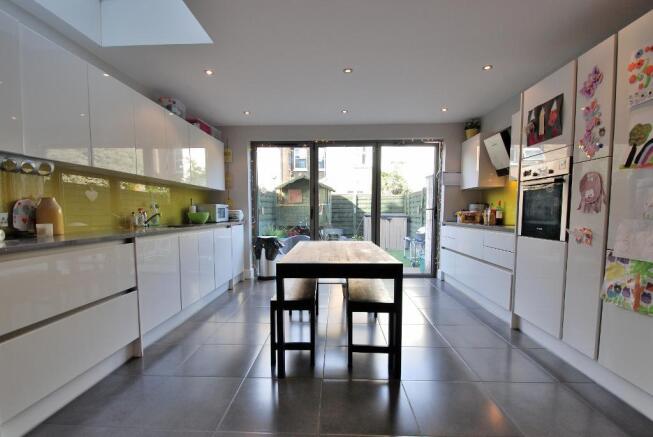 Stylish Integrated Kitchen/Dining