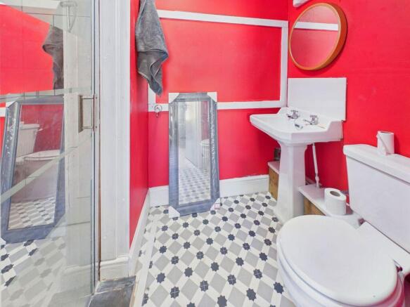 3 bed Terraced for sale Image 7