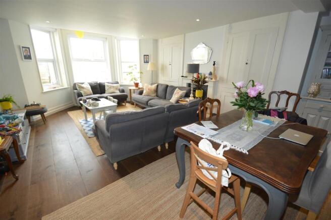 Sitting/Dining Room