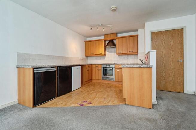 2 bed Apartment for sale Image 4
