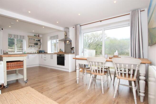 Kitchen Dining Room.JPG