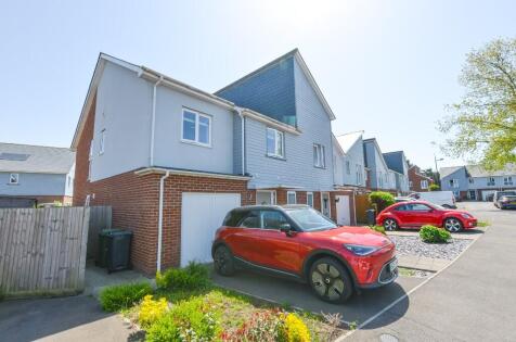 Cornflower Crescent, Polegate, East Sussex, BN26