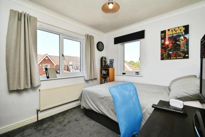 6 bed Detached for sale Image 11
