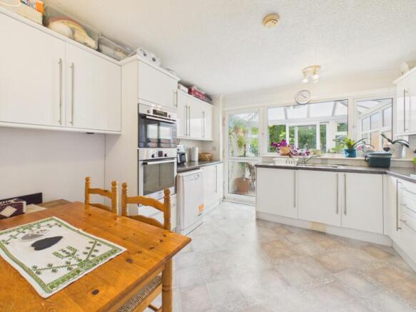 3 bed Semi-Detached for sale Image 5