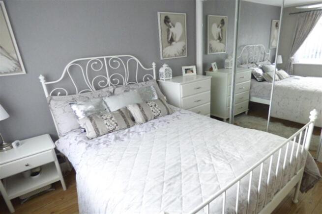 Bedroom+