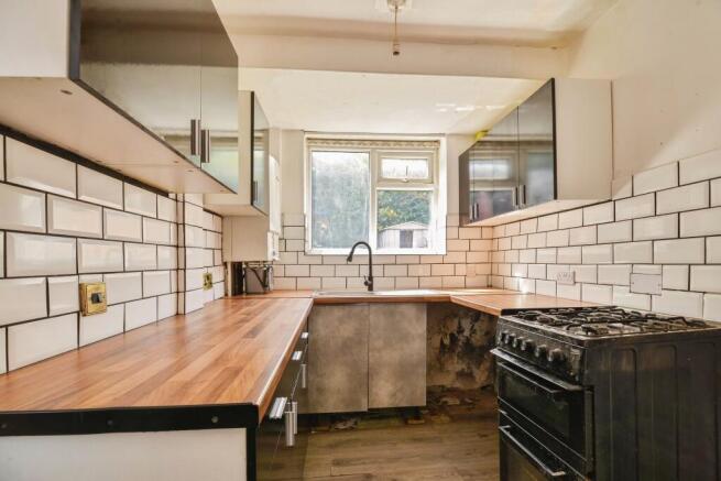 3 bed Semi-Detached for sale Image 9