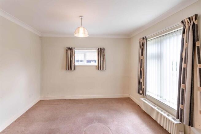 2 bed Apartment for sale Image 6