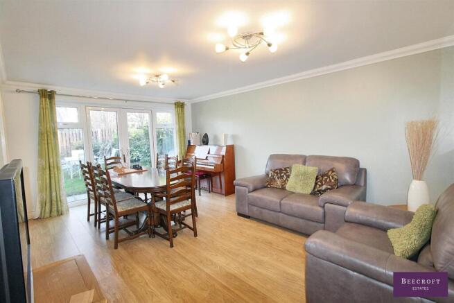 6 bed Detached for sale Image 8