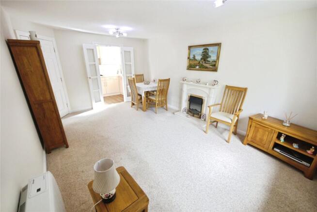 Lounge/Dining Room