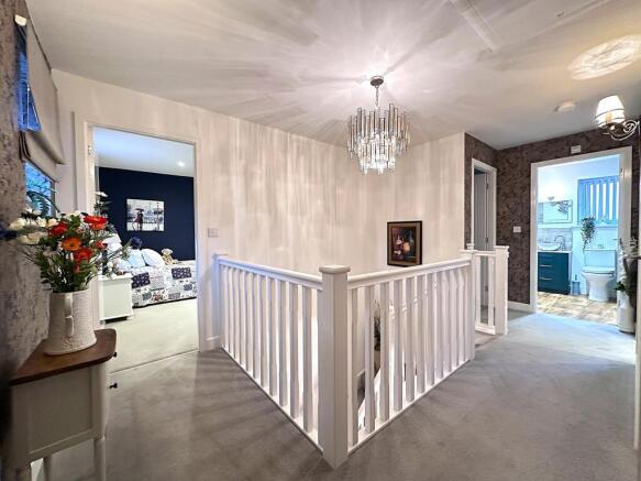 4 bed Detached for sale Image 8