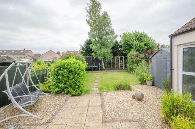 Rear garden pic 2.jpg