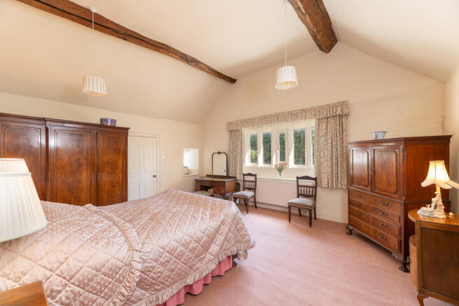 9 bed Detached for sale Image 9