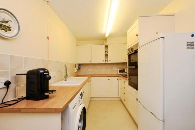 2 bed Apartment for sale Image 7