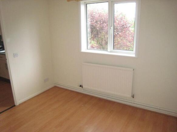 Dining Room/Bed 3