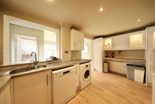 3 bed Semi-Detached for sale Image 12