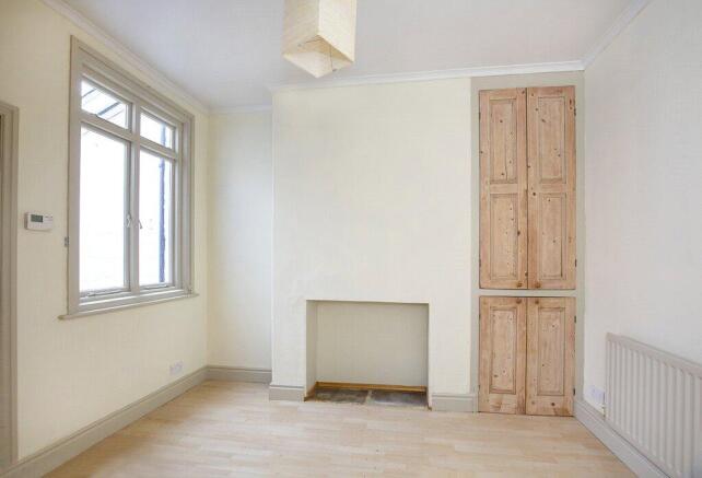 2 bed Terraced to rent Image 7