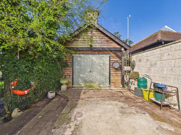 Furze Road, High Salvington, Worthing BN13 3BP photo 4