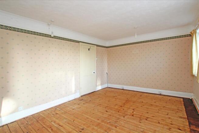 15WR - Bedroom one 2.jpg