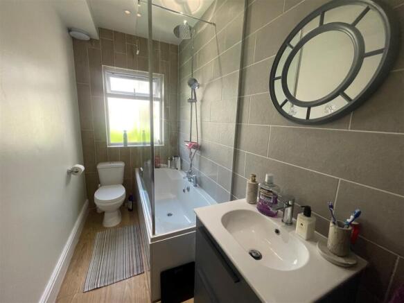 3 bed Terraced to rent Image 6