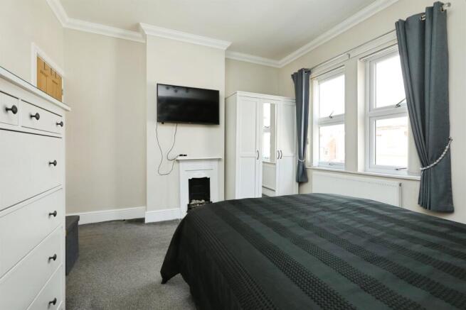3 bed Terraced for sale Image 8