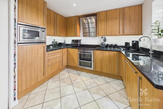 Brackenwood Road, Outwood, Wakefield, West Yorkshire, WF1 photo 4