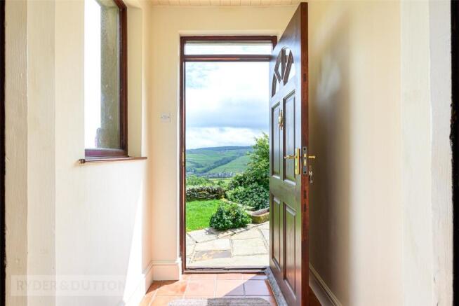 5 bed Semi-Detached for sale Image 4
