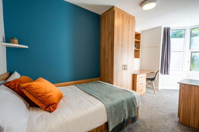 4 bed Flat to rent Image 7