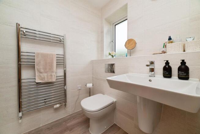 4 bed Detached to rent Image 10