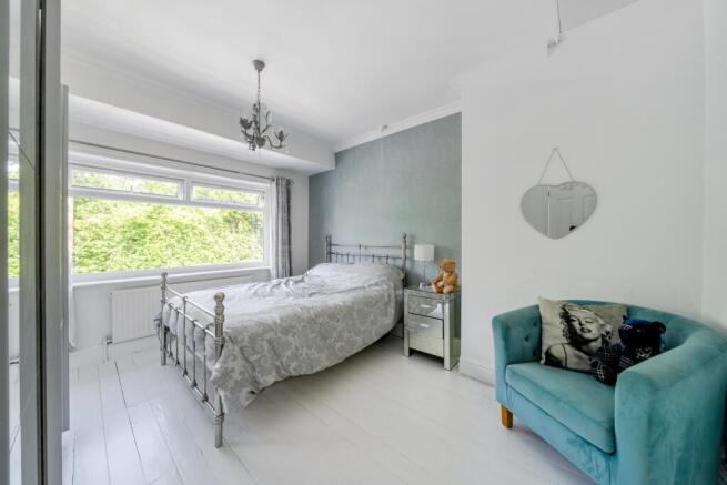 4 bed Semi-Detached for sale Image 10