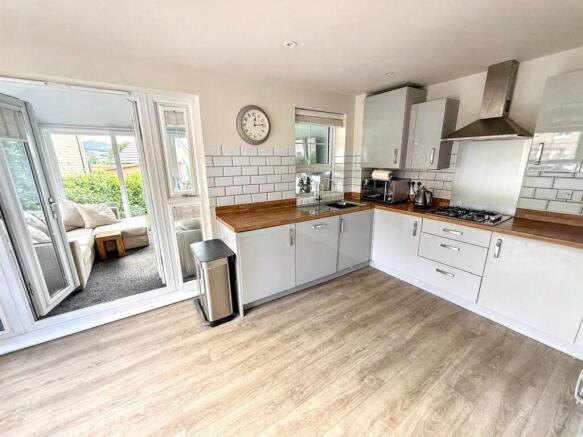 3 bed Detached for sale Image 7