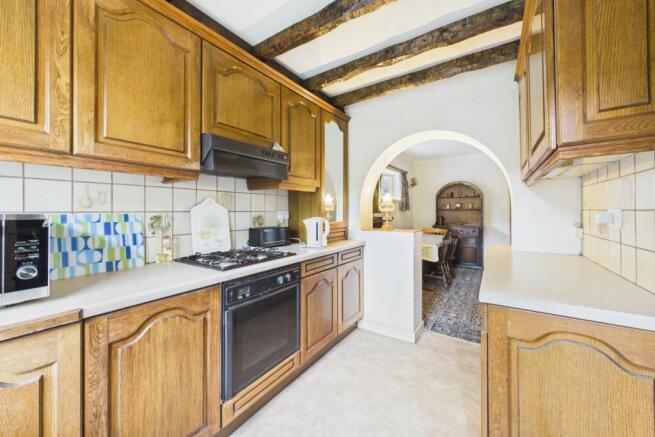 5 bed Detached for sale Image 7