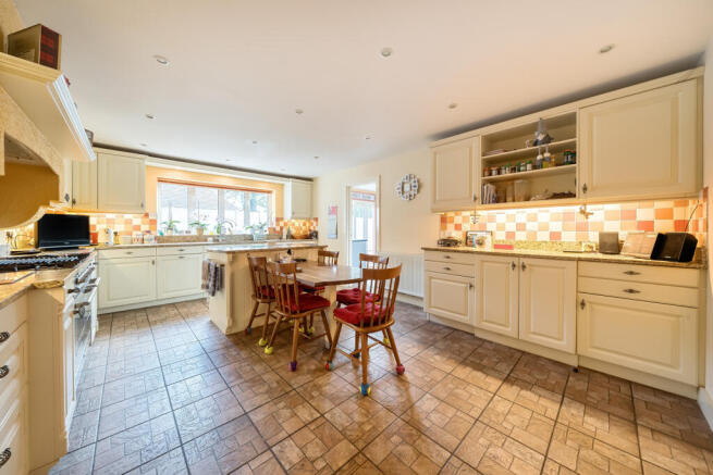 Kitchen/Breakfast Rm