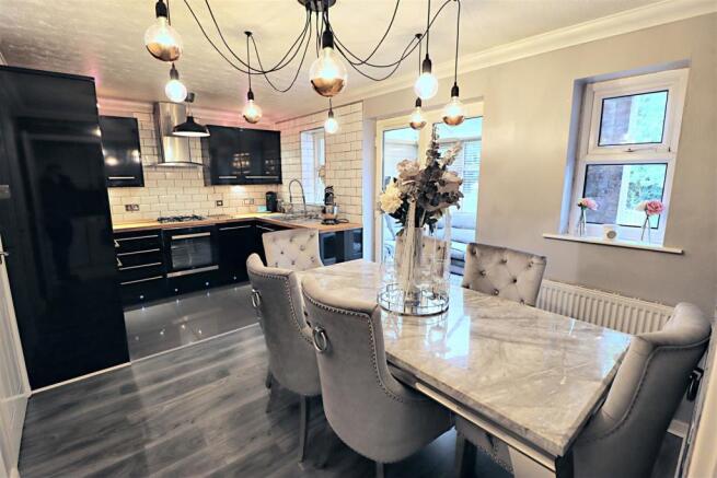 Kitchen / Diner