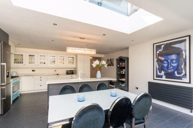 DINING KITCHEN WITH LANTERN ROOF