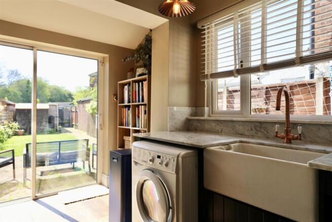 3 bed Terraced for sale Image 12