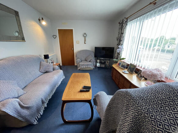 Lounge b.JPG