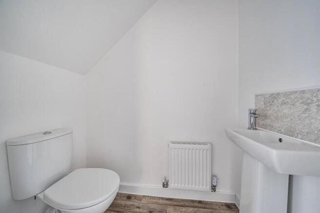 3 bed Semi-Detached to rent Image 9