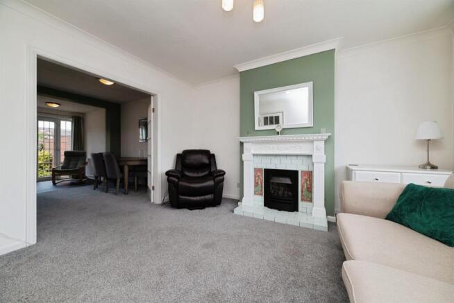 3 bed Semi-Detached for sale Image 5