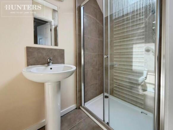 4 bed Town House to rent Image 12