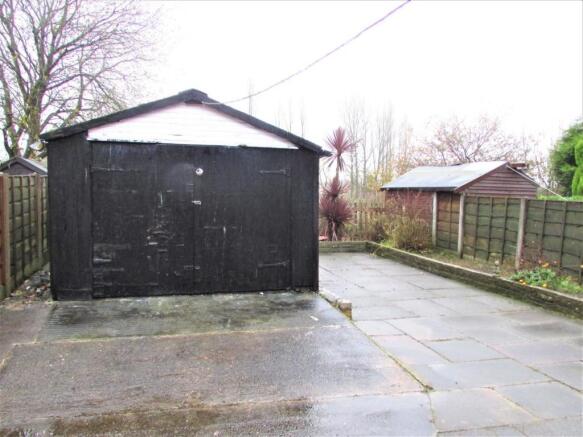 MedlockRd183gdn2.JPG